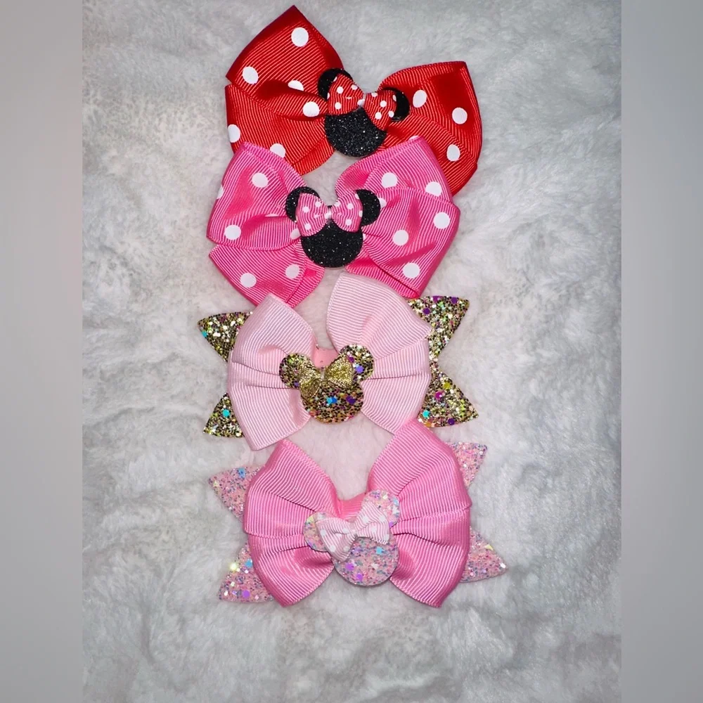 NIB Minnie 4pc Hair Clip Set